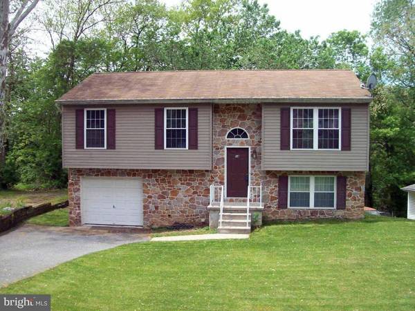 54 HICKORY DR, Lancaster, PA 17602