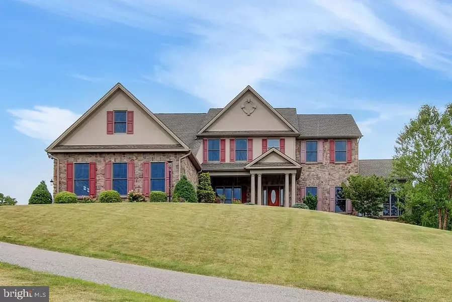 2813 DEER CHASE LN, York Twp, PA 17403