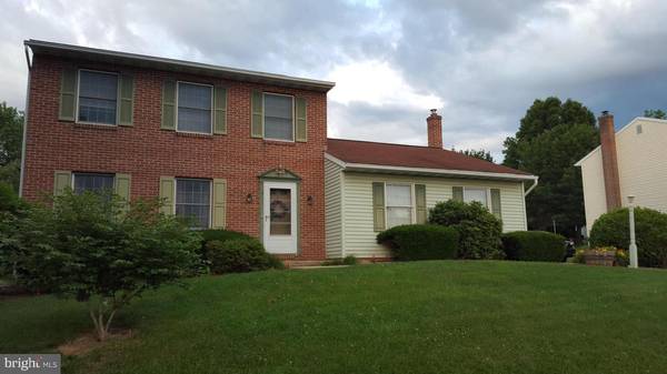 633 REGENT DR, Lancaster, PA 17601