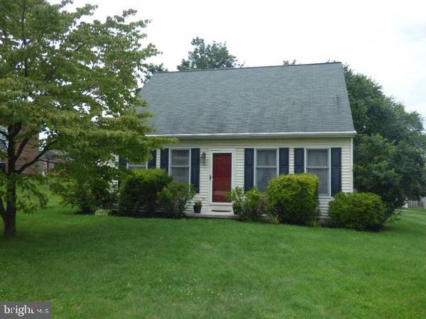 2352 S PINE ST, York Twp, PA 17402