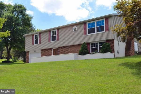 701 FRANLYN DR, Dallastown, PA 17313