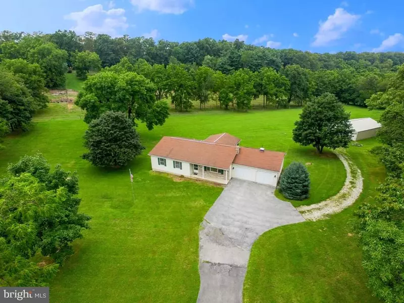 3461 CATHOLIC VALLEY RD, Glen Rock, PA 17327