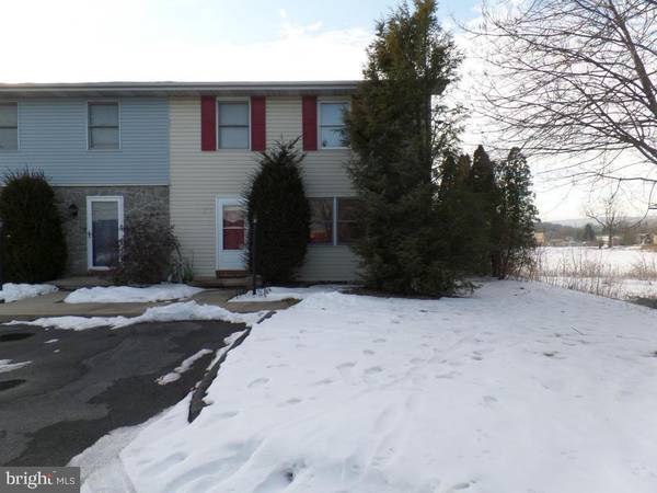 231 N CENTER ST, Fredericksburg, PA 17026