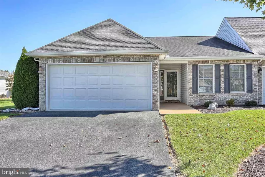 50 LONGWOOD DR, Mechanicsburg, PA 17050