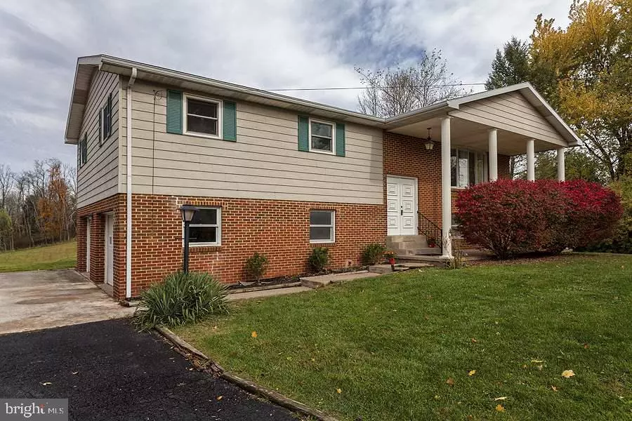 1019 E LISBURN RD, Mechanicsburg, PA 17055