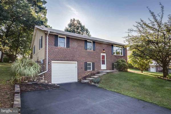 60 BRAGG ST, Hanover, PA 17331