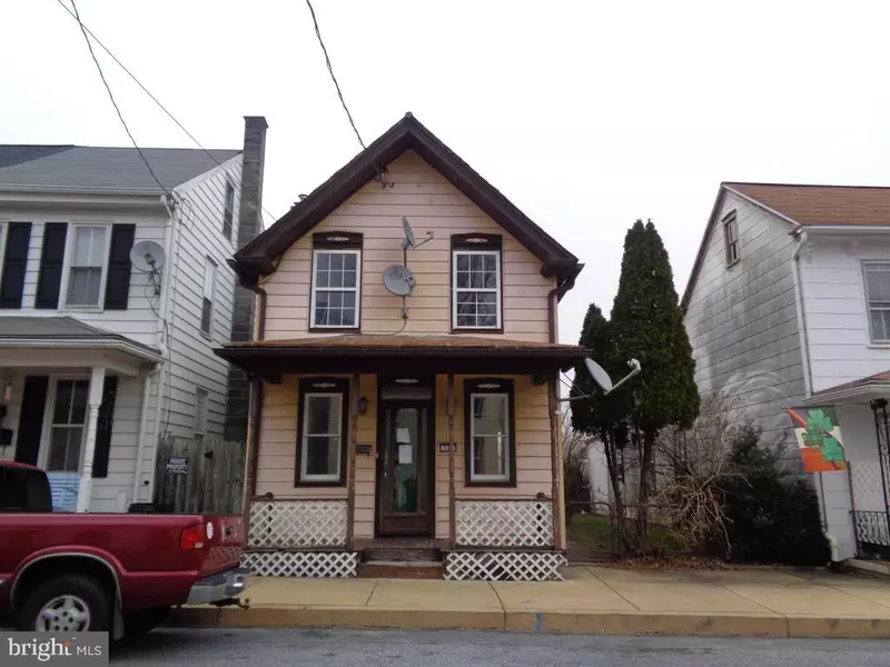 317 S CHARLOTTE ST, Manheim, PA 17545