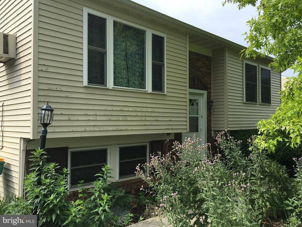 140 WARREN WAY, Lancaster, PA 17601