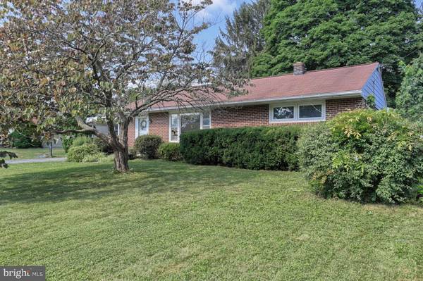 1866 MANOR RIDGE DR, Lancaster, PA 17603