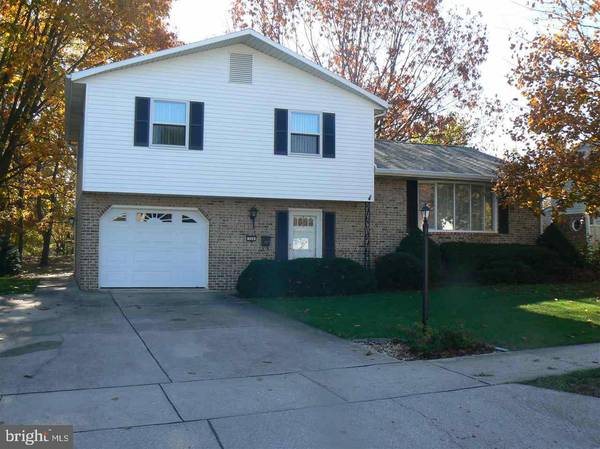 308 PINEWOOD DR, Shiremanstown, PA 17011