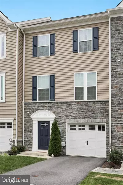 1244 ELDERSLIE LN, York, PA 17403