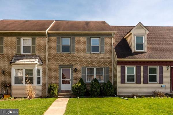 6564 HOLLOW DR, East Petersburg, PA 17520