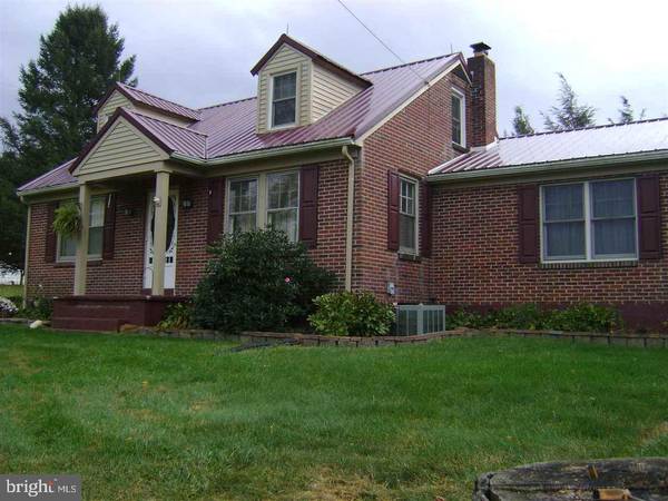 9154 ORCHARD RD, Spring Grove, PA 17362