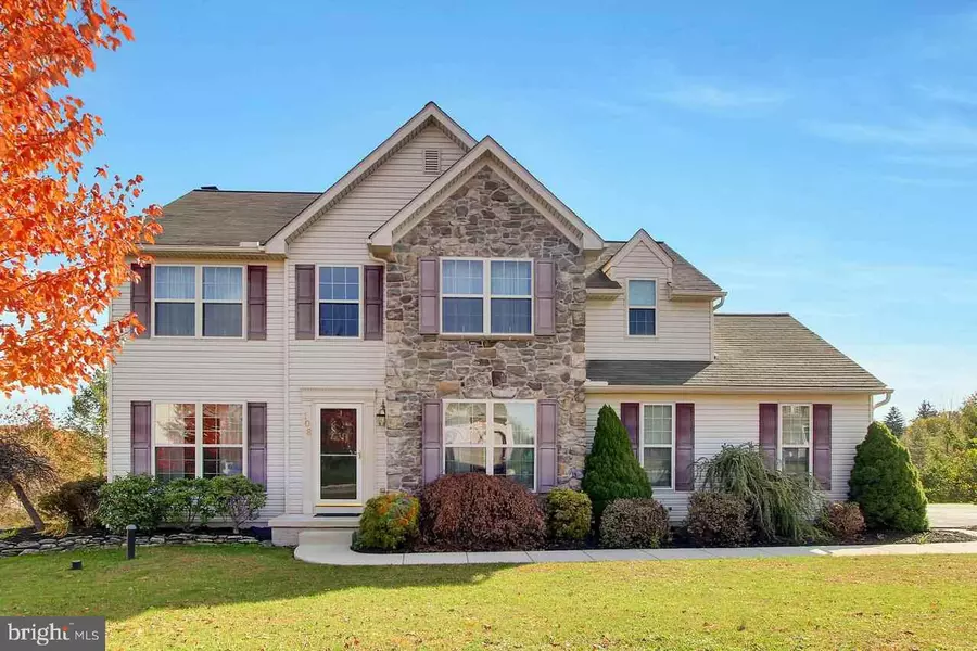 108 E GREENBRIAR DR, Jacobus, PA 17407