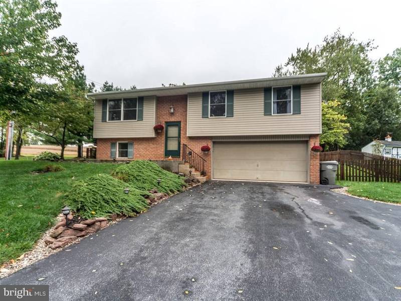 2 HOMESTEAD DR, Denver, PA 17517