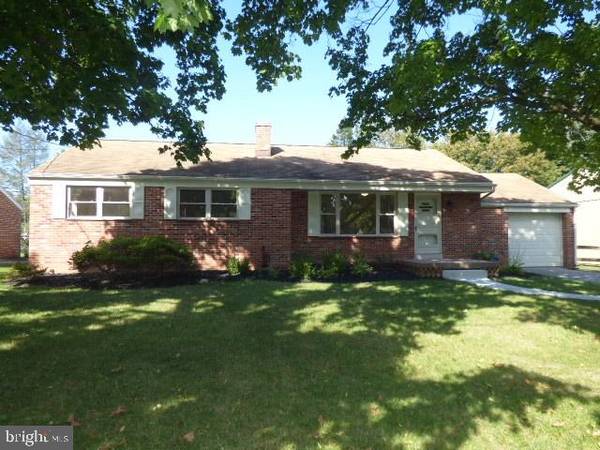 2327 MAPLE RD, York, PA 17408