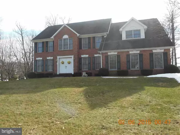 15 KNOLLWOOD LN, Hanover, PA 17331