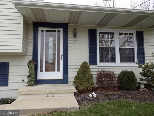 Dallastown, PA 17313,709 SAINT JOHNS PL