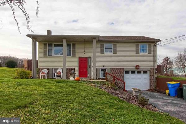 300 GRENLYN RD, York Twp, PA 17402