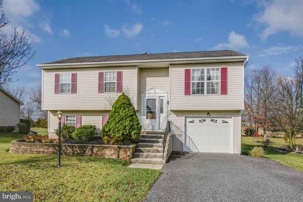 3108 MUIRFIELD RD, Dover, PA 17315