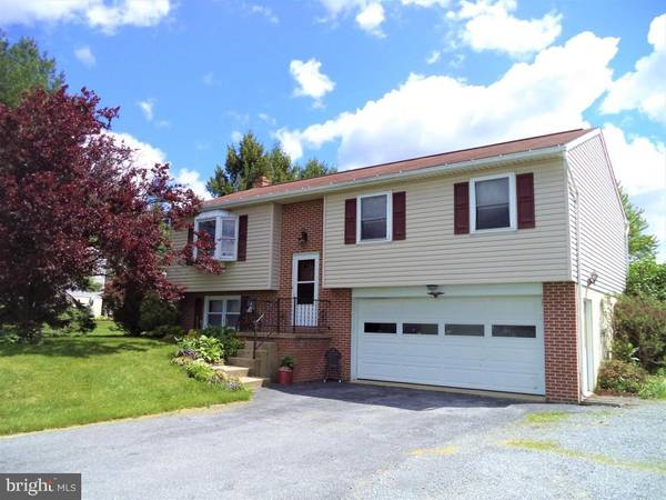 1339 E MEADOW RD, Manheim, PA 17545