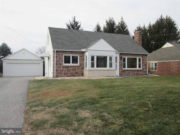 2263 MANOR RD, York, PA 17408