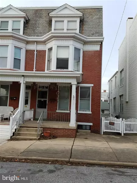 835 WAYNE AVE, York, PA 17403