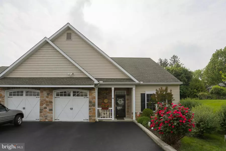 960 ELM AVE, Lancaster Twp, PA 17603