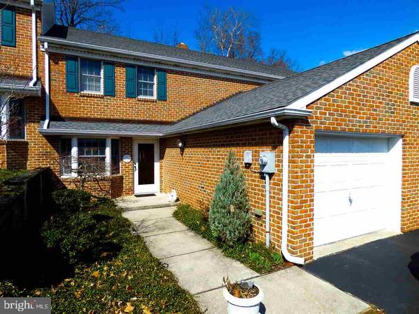 265 WYNTRE BROOKE DR, York, PA 17402