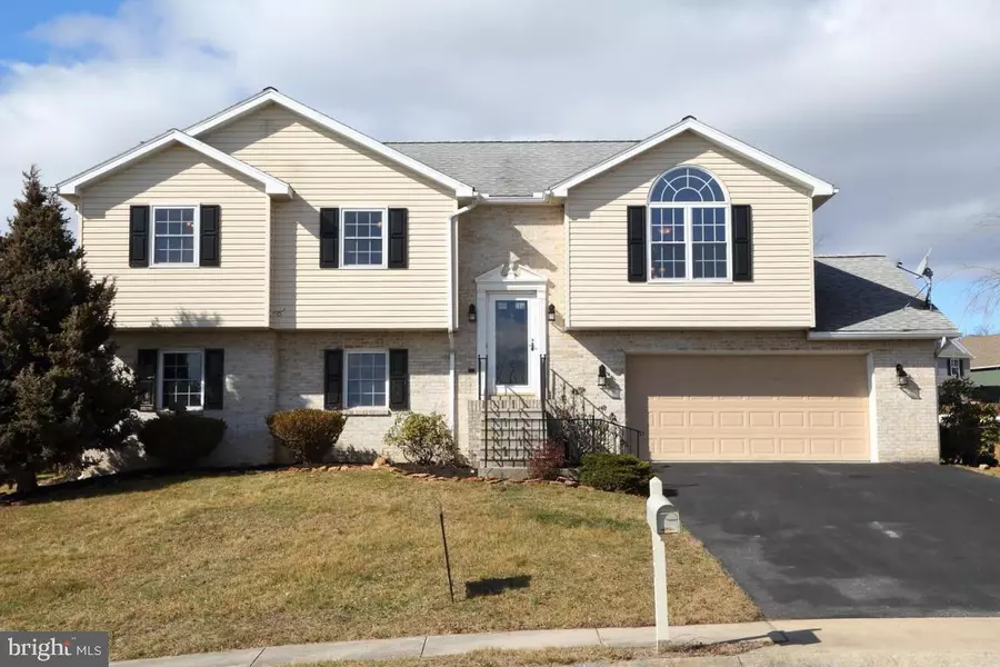 188 OVERVIEW CIR W, Red Lion, PA 17356