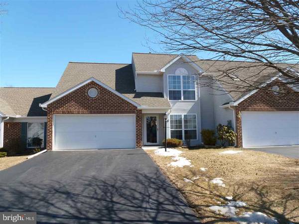 27 RIDGEWAY DR, Carlisle, PA 17015