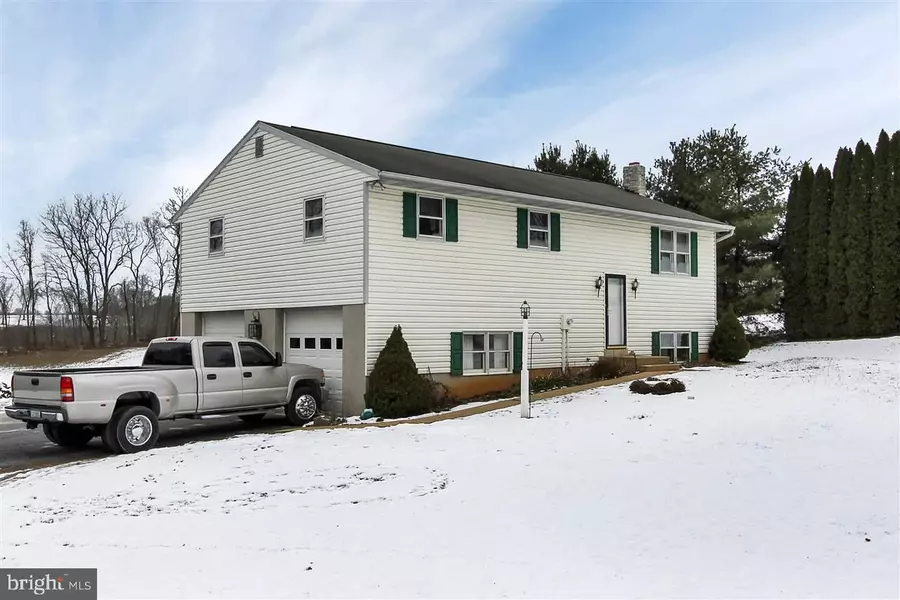 3 APACHE LN, Willow Street, PA 17584