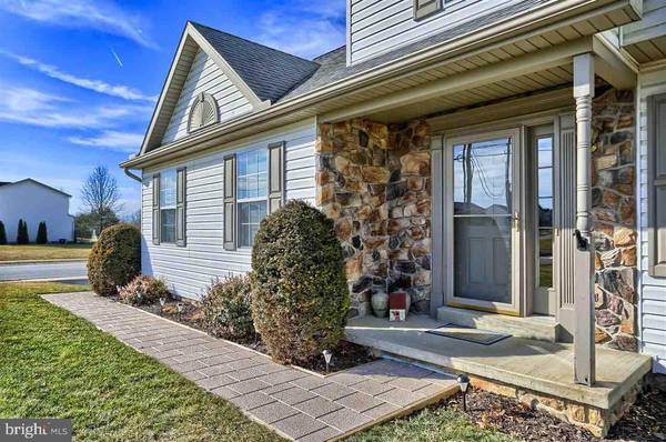 5 N ALLWOOD DR, Hanover, PA 17331