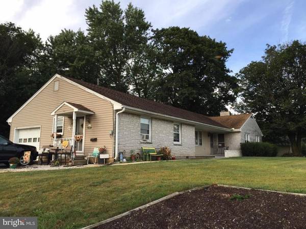 1095 N READING RD, Stevens, PA 17578