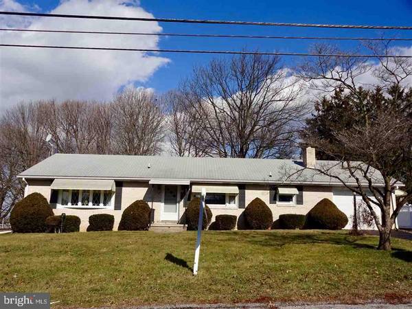 2933 SUNSET DR, Dallastown, PA 17313