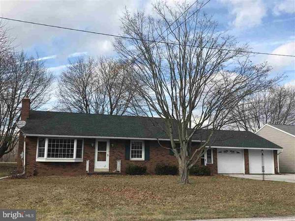 70 PINE LN, New Oxford, PA 17350