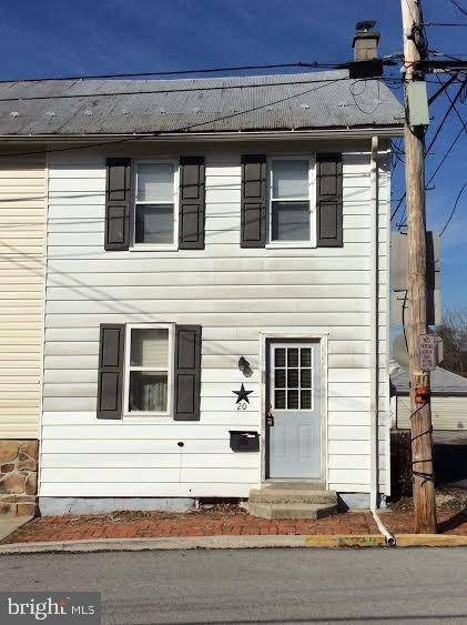 20 HANOVER ST, Dillsburg, PA 17019