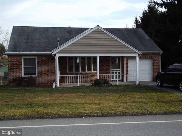 76 W MAPLE ST, East Prospect, PA 17317