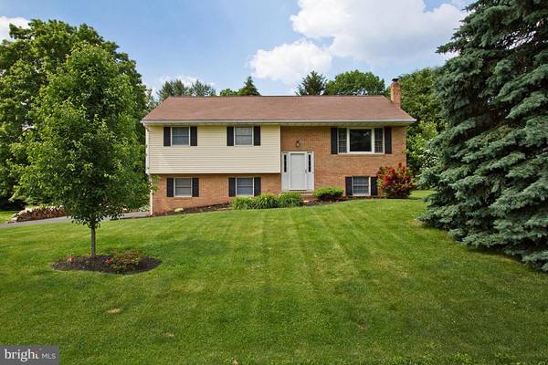 812 SCOTT LN, Lititz, PA 17543