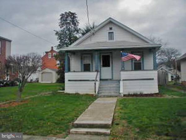 907 WALNUT ST, Columbia, PA 17512