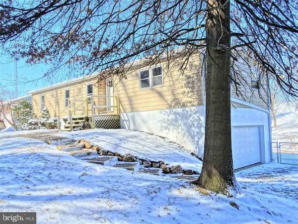 2828 STOVERSTOWN RD, Spring Grove, PA 17362