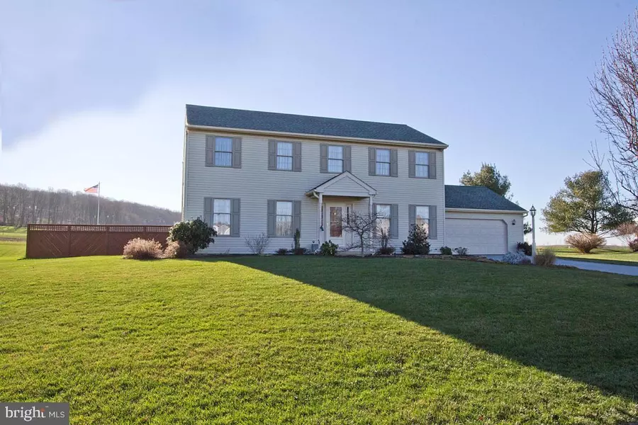 738 FARMVIEW LN, Gap, PA 17527