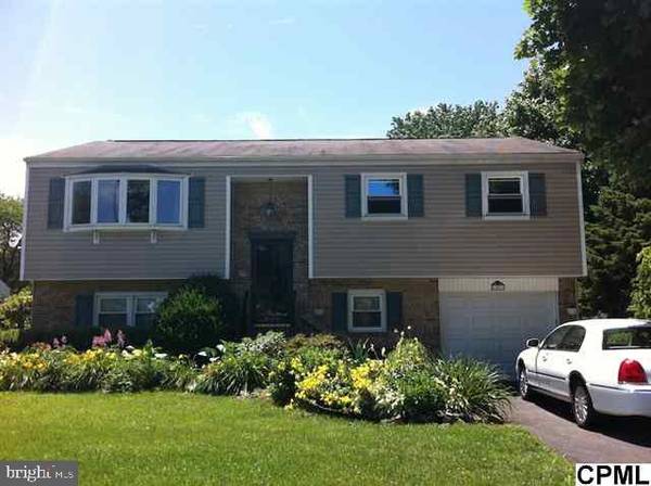 11 W SCHOOLSIDE DR, Mechanicsburg, PA 17055