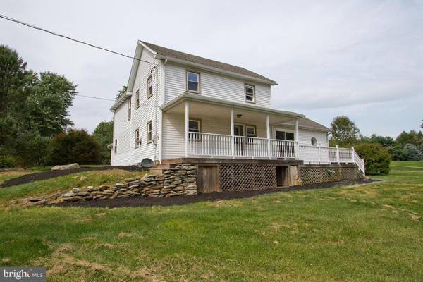 33 BUCK HEIGHTS RD, Providence Twp, PA 17566