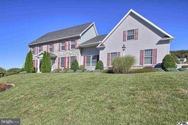 5009 HART XING, Mechanicsburg, PA 17055