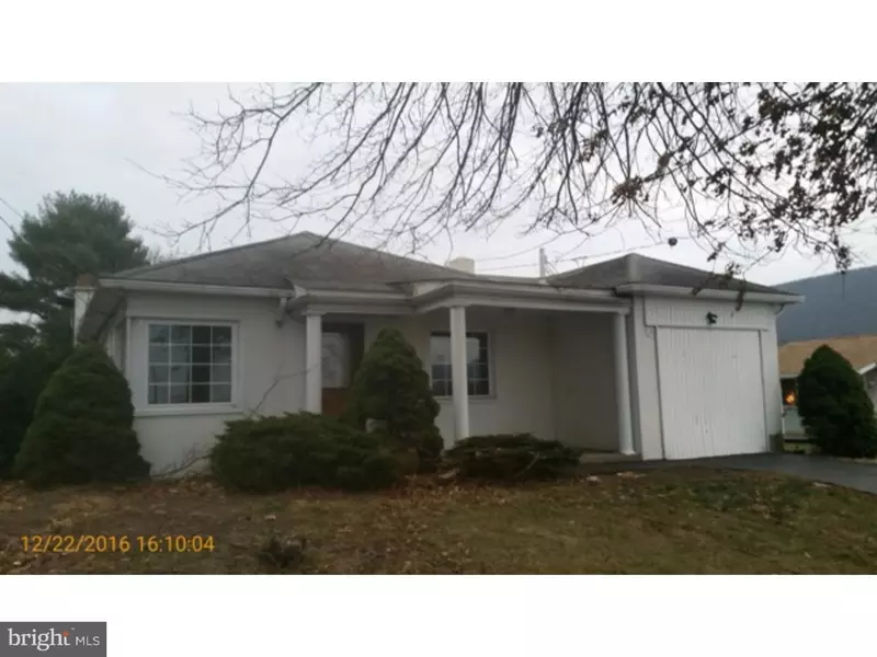 324 PARK RD, Valley View, PA 17983