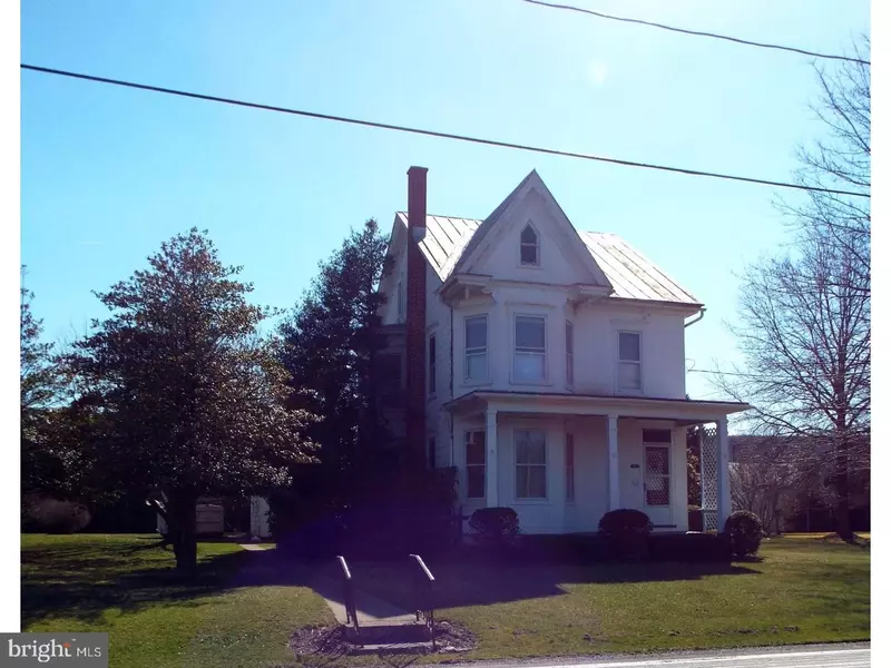 1423 W MAIN ST, Valley View, PA 17983