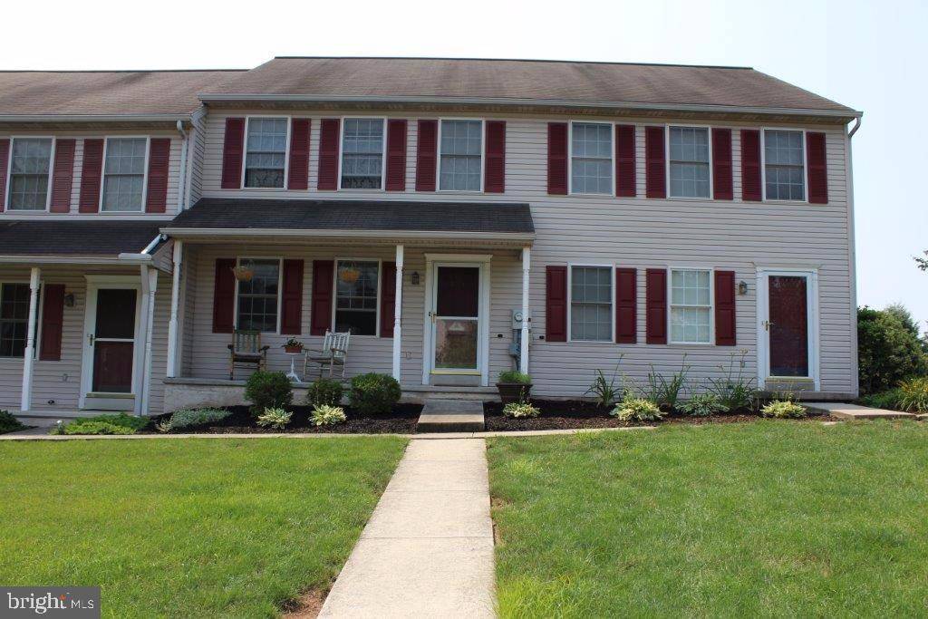 Mount Joy, PA 17552,834 KNOLL DR