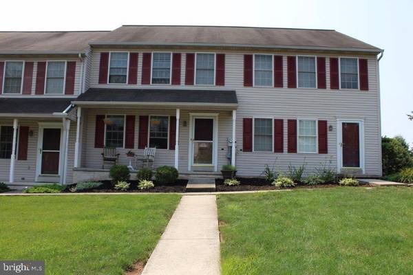 834 KNOLL DR, Mount Joy, PA 17552