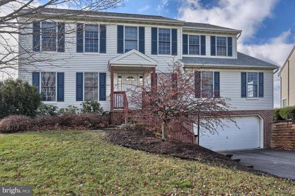 74 CRESTMONT CT, Lititz, PA 17543